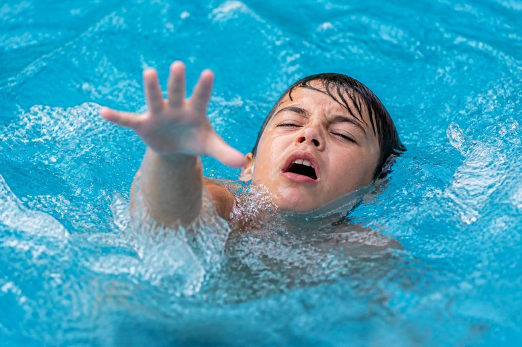 Hydrocution symptome : les signes à reconnaître et les bons réflexes
